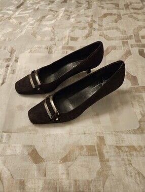 Donald Pliner Chocolate Brown Suede Low Heeled Pumps